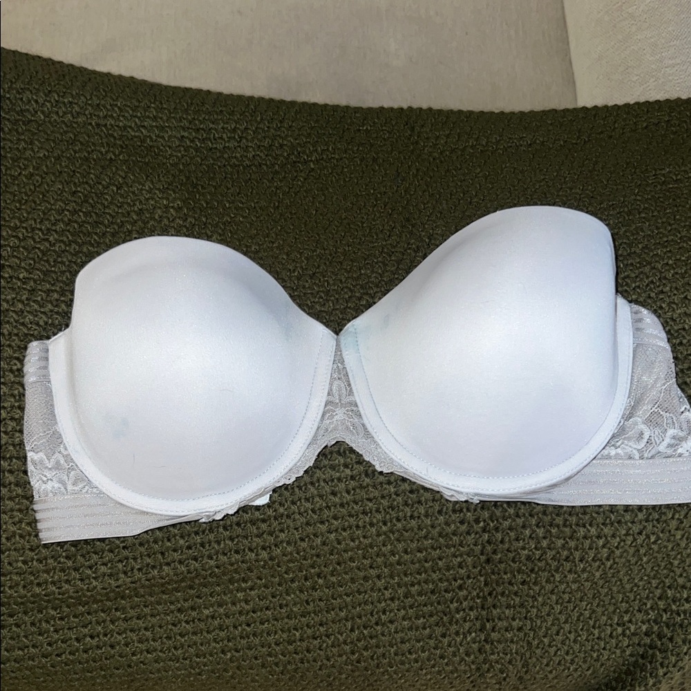 Maidenform White Lace Strapless Bra